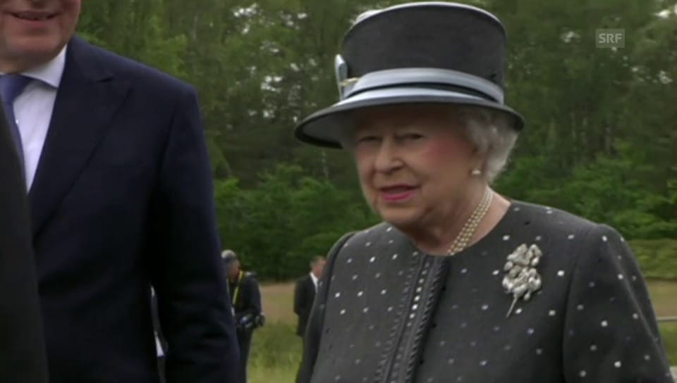 Ein bewegender Moment: Die Queen zu Besuch im ehemaligen KZ