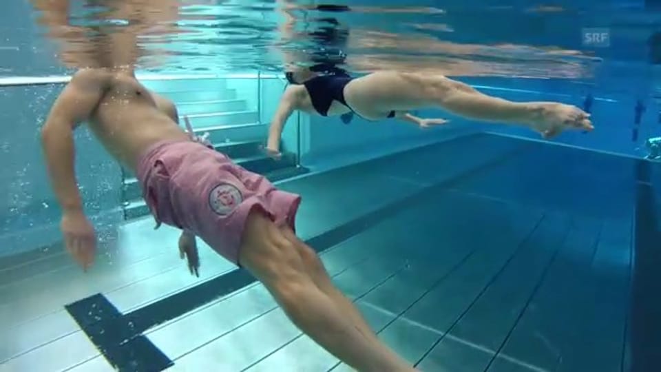 Tobias Müller beim Synchronschwimmen