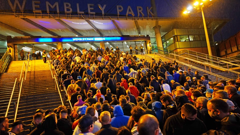 Wembley plant mit 60'000 Fans