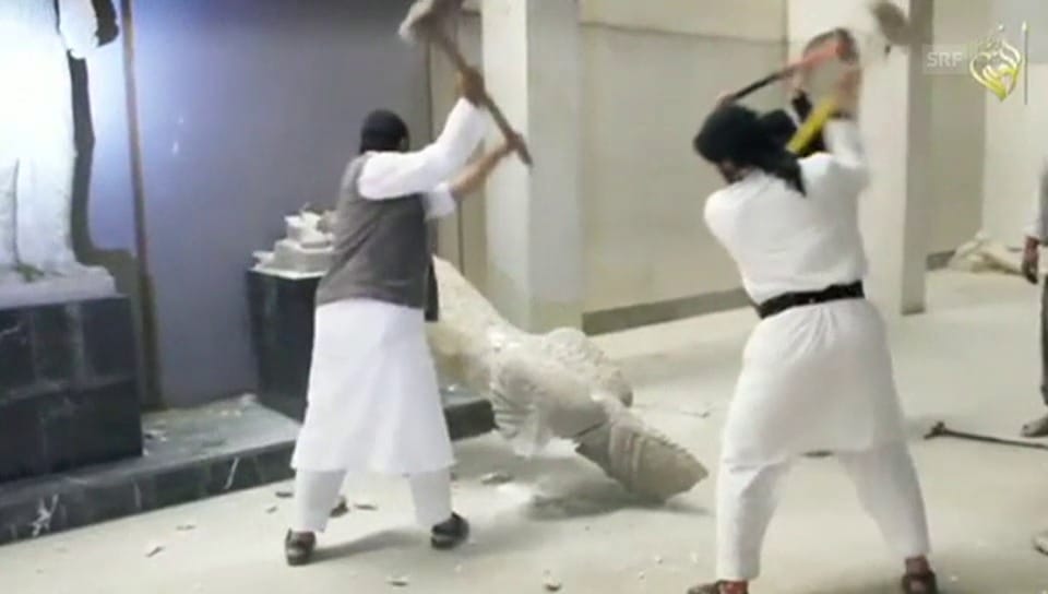 Zerstörungswut in Mossul (IS-Propagandavideo)