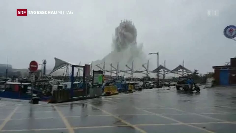 Super-Taifun tobt über Taiwan