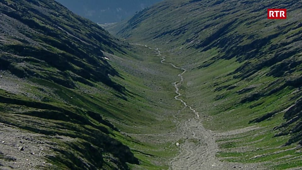 Swiss View: Sgol sur la Val Strem