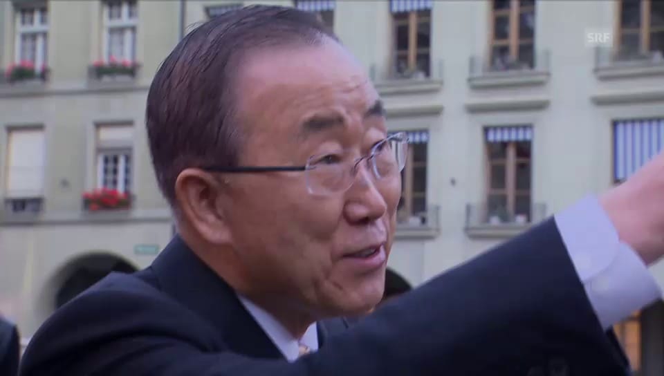 Ban Ki Moon schlendert durch Bern
