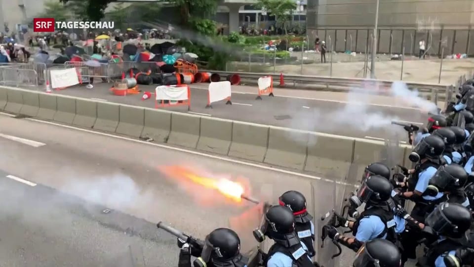 Schwere Zusammenstösse bei neuen Protesten in Hongkong