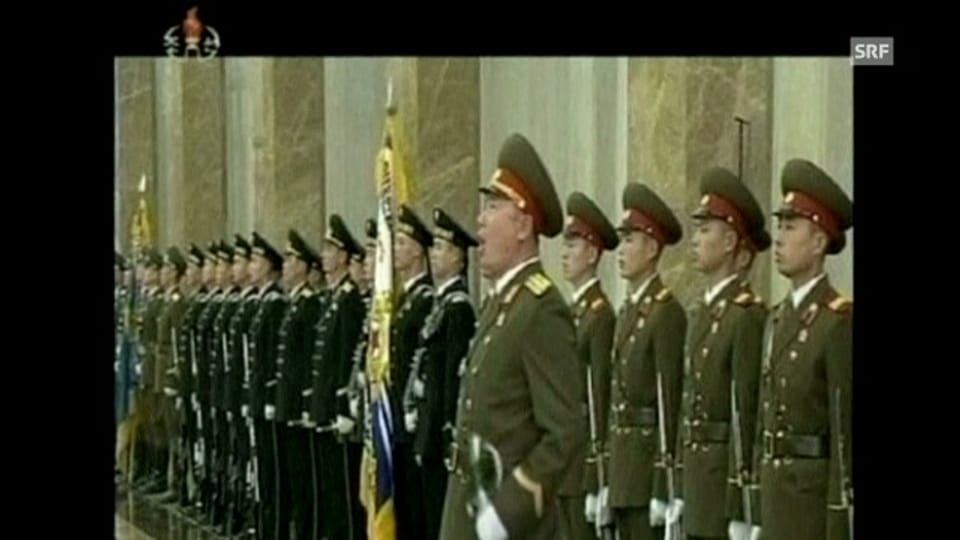 Nordkorea gedenkt des 1. Todestags Kim Jong Ils (unkommentiert).