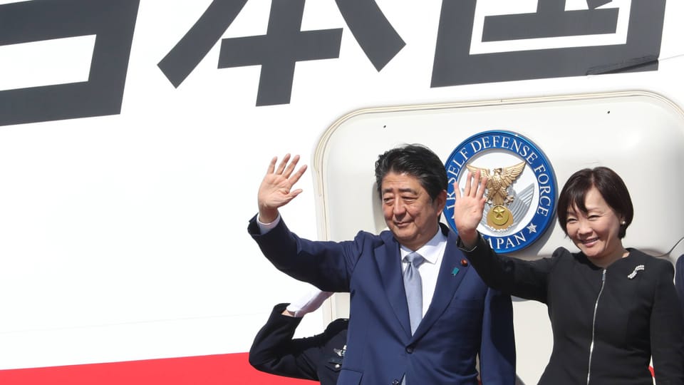 Japans Premier Shinzo Abe reist erstmals nach China