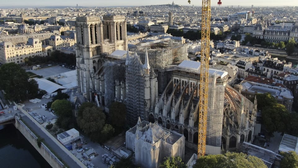 Macron hat entschieden: Notre-Dame soll unverändert in altem Glanz erstrahlen