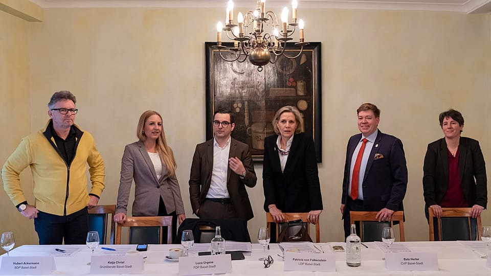 Sechs Parteien in einem Boot: Die Basler Mitte-Allianz. Sechs Parteien in einem Boot: Die Basler Mitte-Allianz.