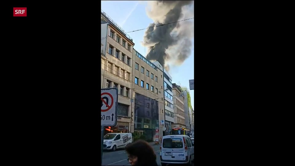Rauch steigt in der Basler Innenstadt auf (Quelle: Wilson Mejía García)