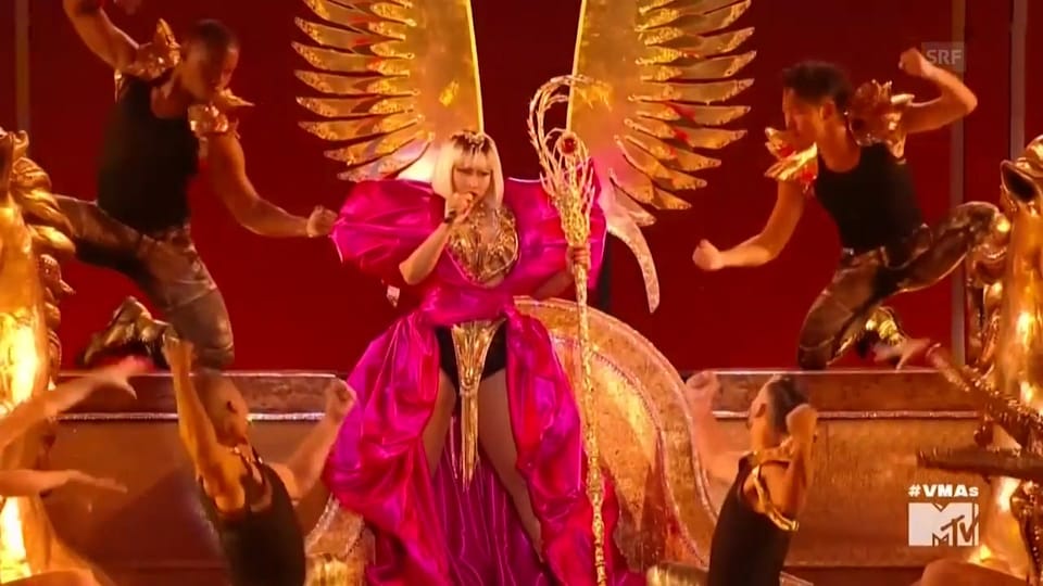 Performance Nicki Minaj 