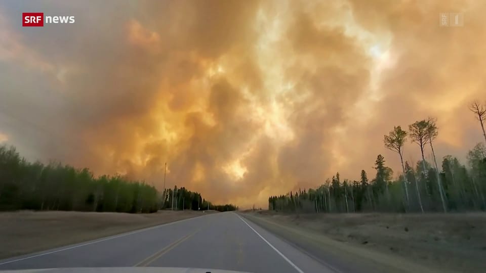 Extreme Waldbrände in Kanadas Provinz Alberta