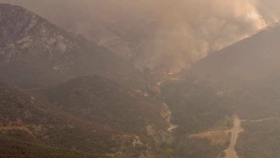Waldbrände nahe Los Angeles (unkommentiert)