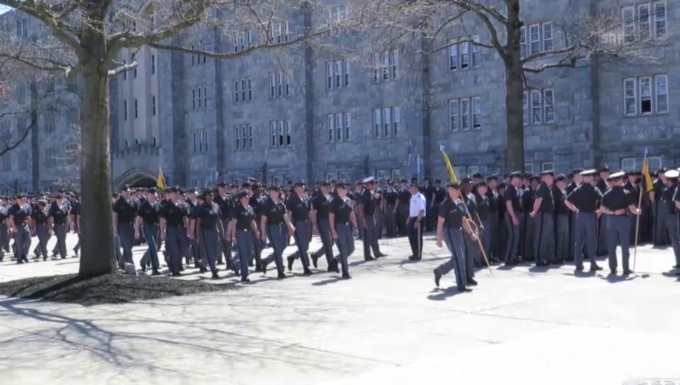 Geordneter Einmarsch der Kadetten in West Point