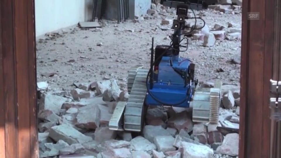 Roboter im Einsatz nach den Beben in Italien (Nifti/Youtube)