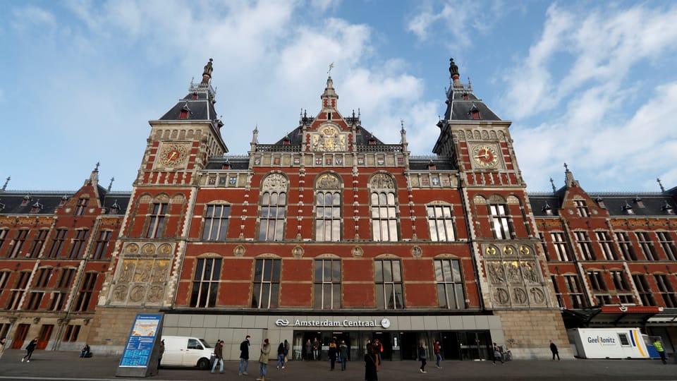Amsterdam will die Touristenströme steuern