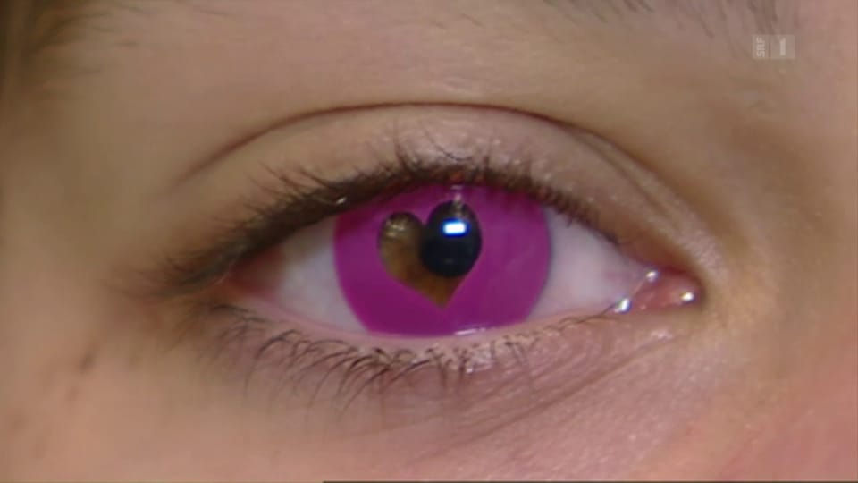 Vorsicht mit farbigen Kontaktlinsen