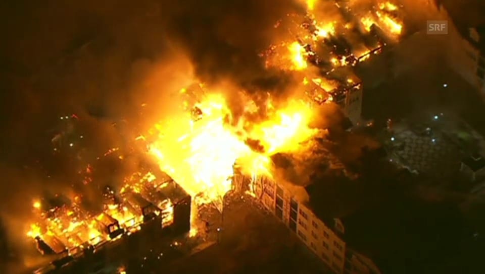 Brand bei New York vernichtet ganze Häuserzeilen
