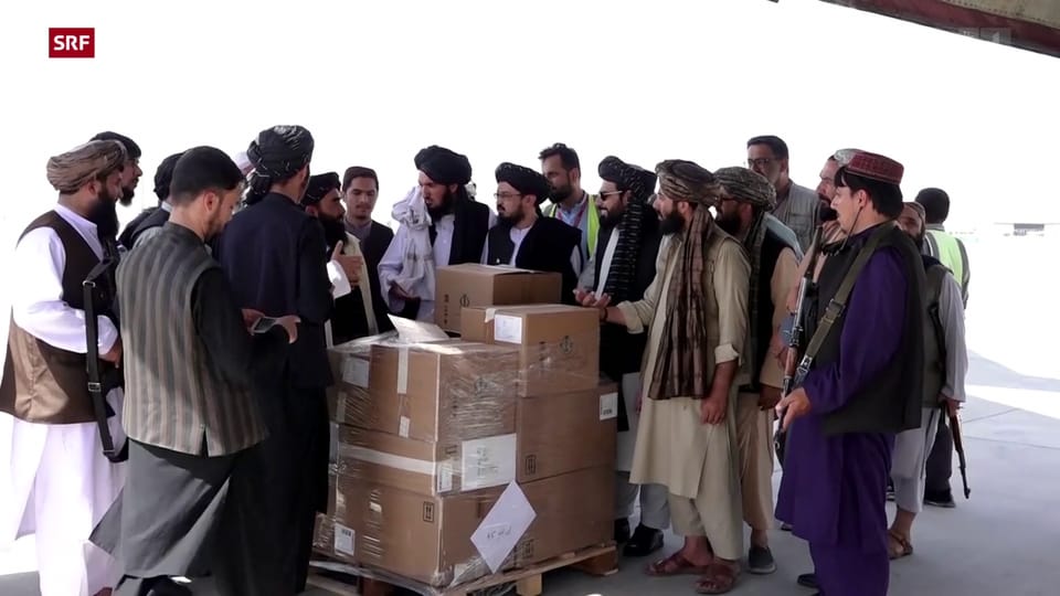 Hilfslieferungen erreichen Flughafen Kabul