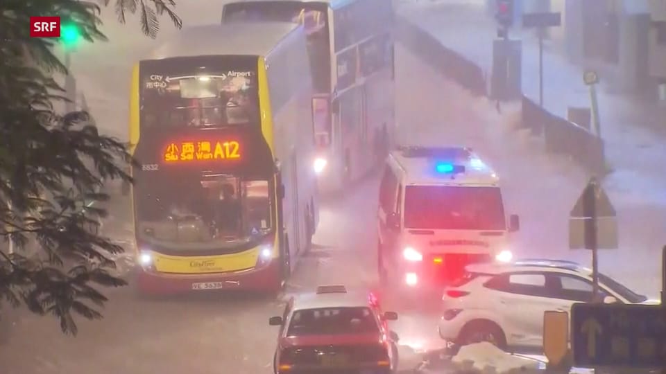 Starke Regenfälle in Hongkong