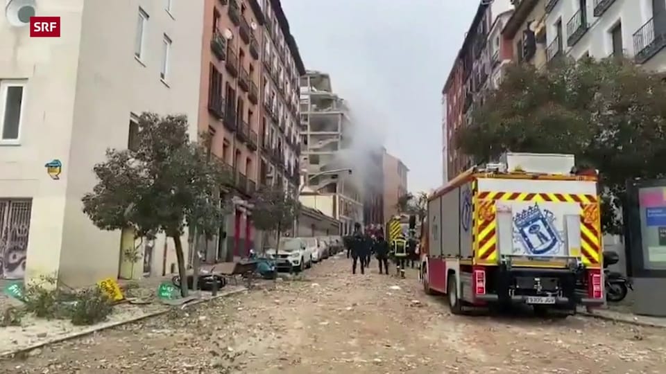 Mehrstöckiges Gebäude in Madrid zerstört