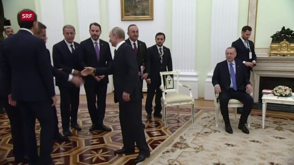 Putin begrüsst die türkische Delegation (unkommentiert)