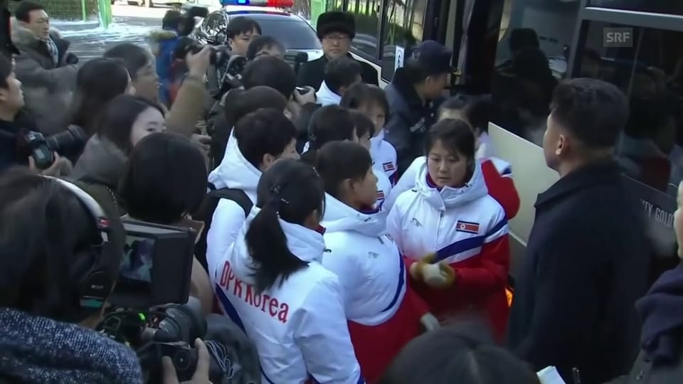 Nordkoreanisches Eishockey-Team angereist