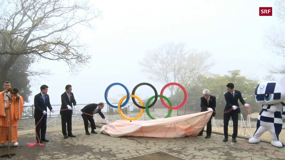 Die Swiss-Olympic-Delegation steht