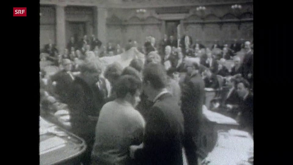 Béliers dringen 1968 in den Nationalratssaal ein