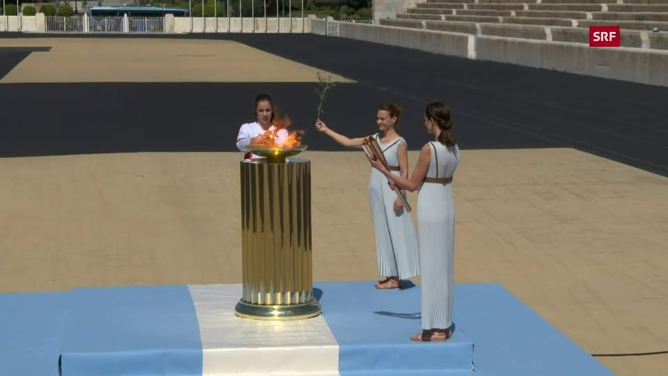 Archiv: Das Olympische Feuer wird an Japan übergeben