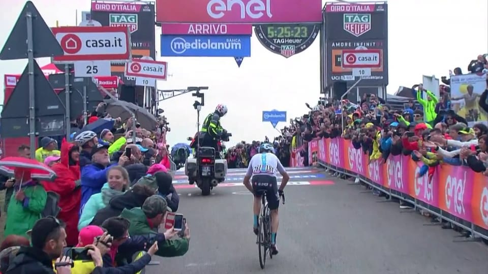 Froome gewinnt die spektakuläre 14. Giro-Etappe