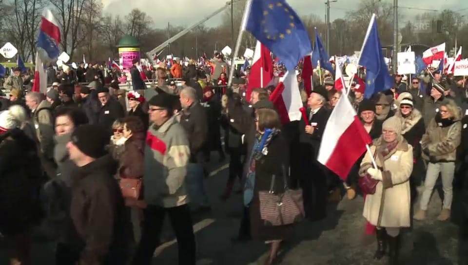 Demo für Demokratie: Zehntausende in Warschau (unkomm.)