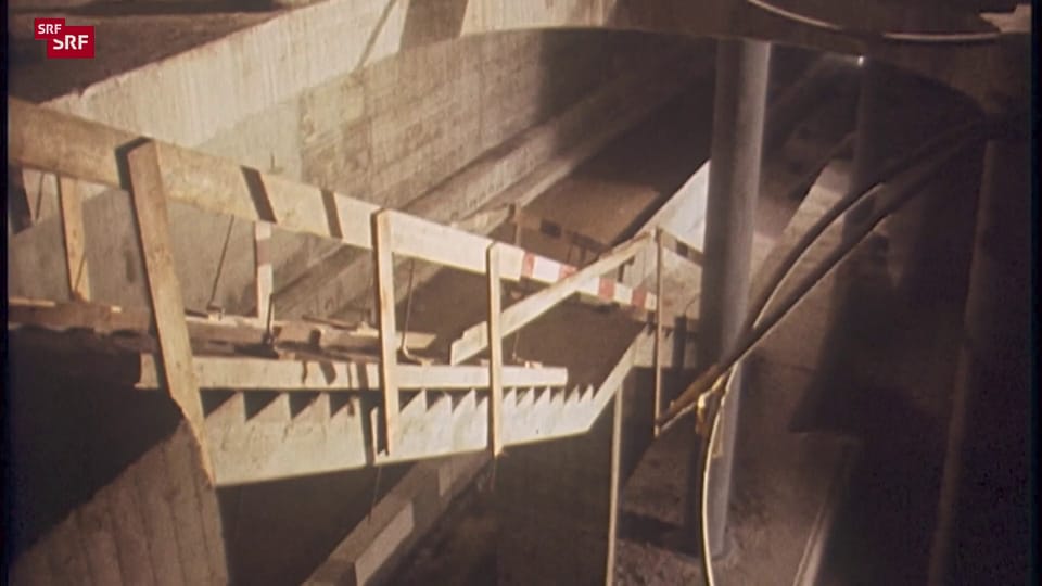 Bau des ersten vollständig unterirdischen SBB-Bahnhofs beim Flughafen Kloten (1975)
