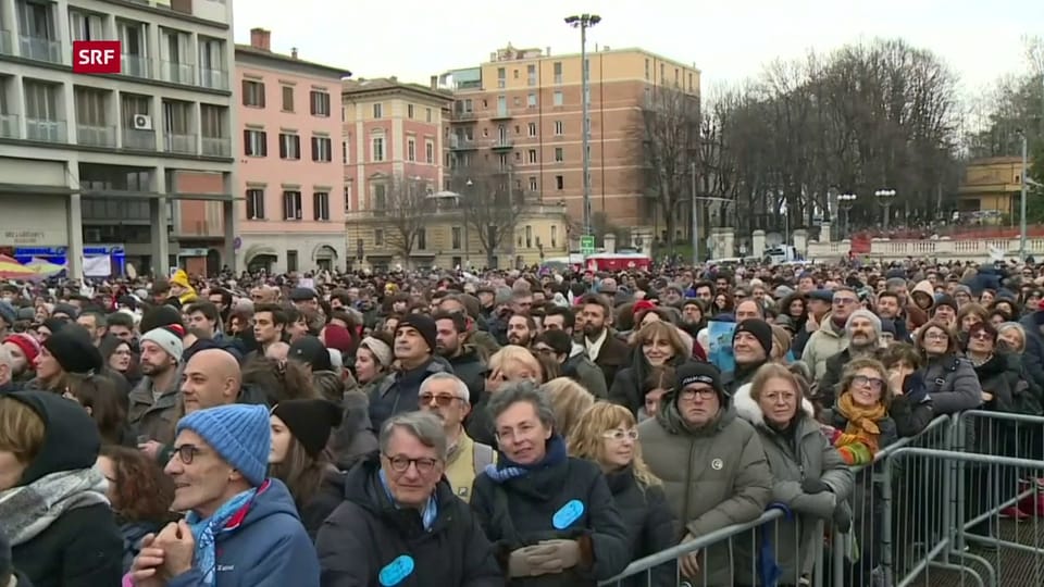 «Sardinen» demonstrieren in Bologna (unkomm.)