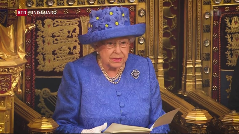 Tge funcziun ha la Queen en la politica?