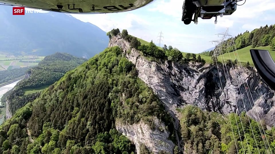 Swissgrid: Kontrolle der Stromleitungen per Helikopter