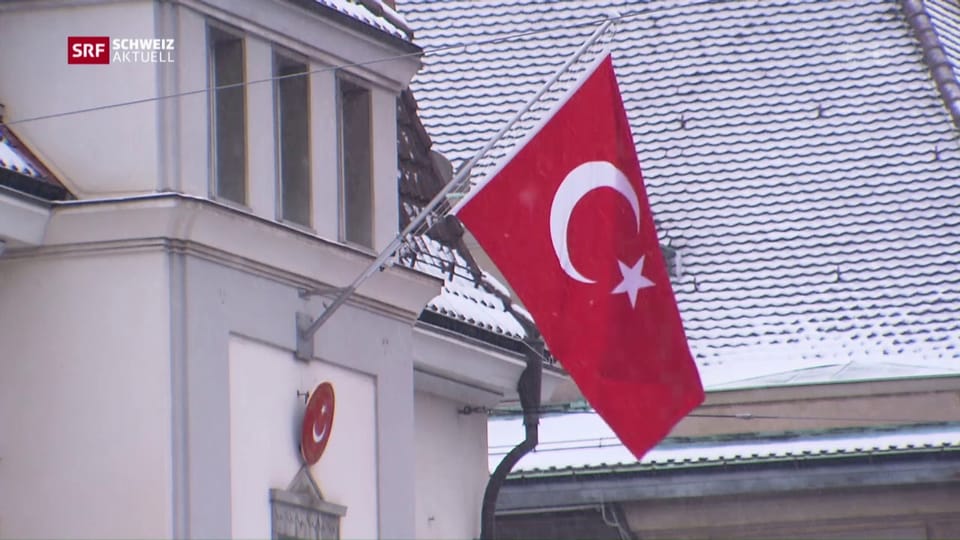 Augenzeugen-Video zeigt Feuerwerksattacke auf türkisches Konsulat