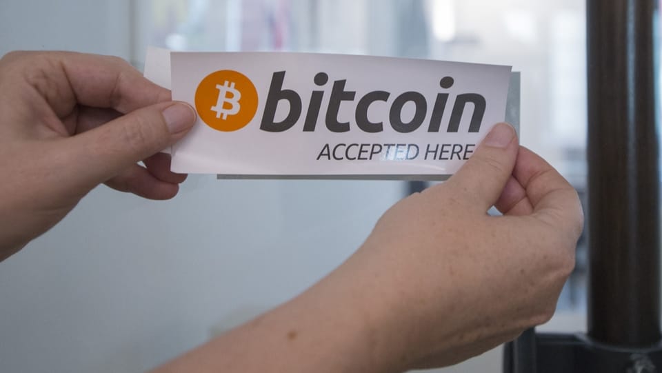 Die Zuger Behörden akzeptieren Bitcoins - doch daran wird nun Kritik laut