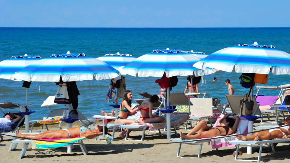 Die Strandferien lassen sich viele Italiener nicht nehmen
