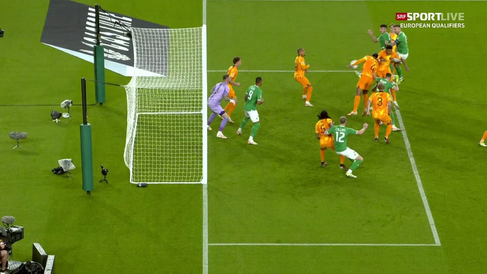 Van Dijk mit dem Arm am Ball – Idah verwertet Penalty