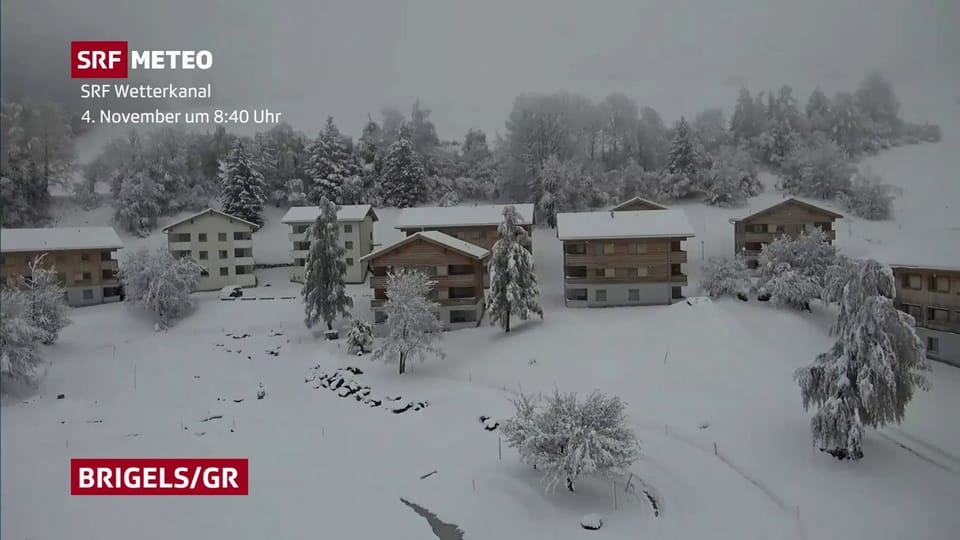 Schneefall im Brigels/GR am 4. November.