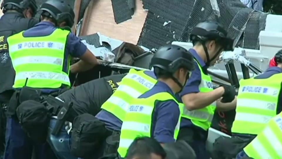 Polizei in Hongkong entfernt Barrikaden