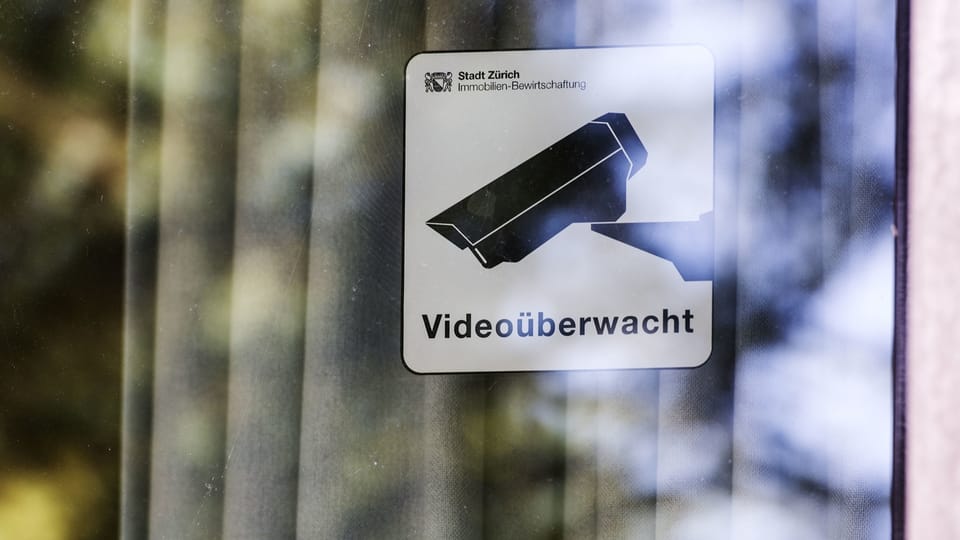 Alleine in der Stadt Zürich gibt es 800 Kameras bei Schulhäusern