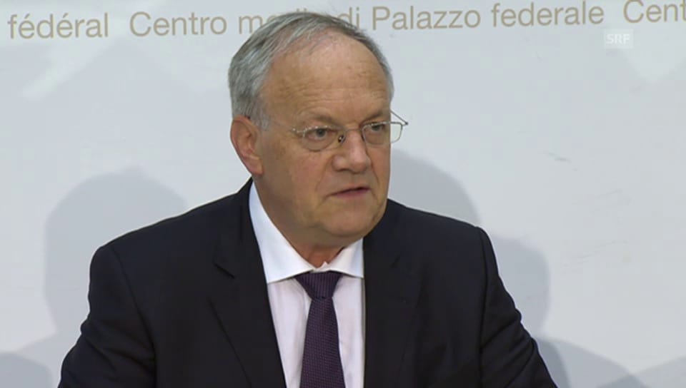 Johann Schneider-Ammann spricht SNB das Vertrauen aus 