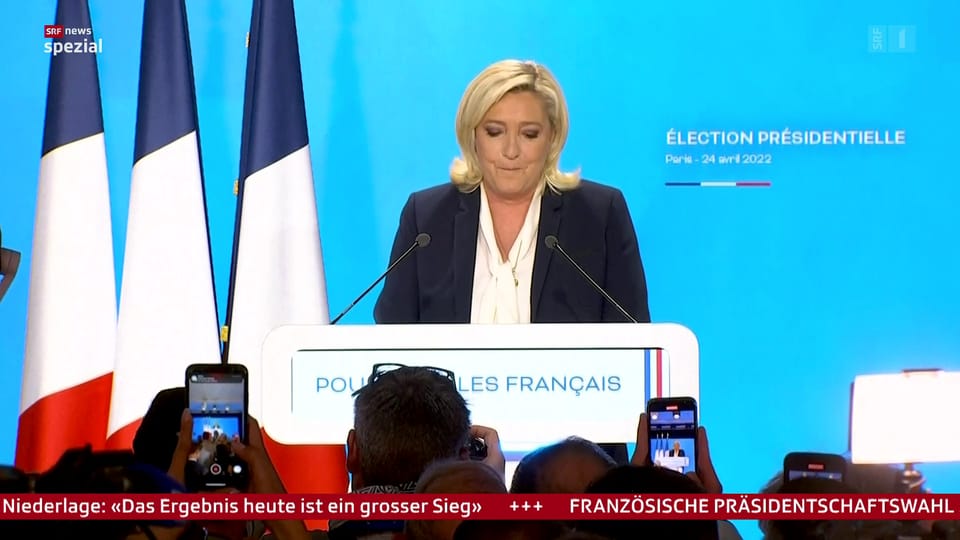 Marine Le Pen spricht nach ihrer Niederlage