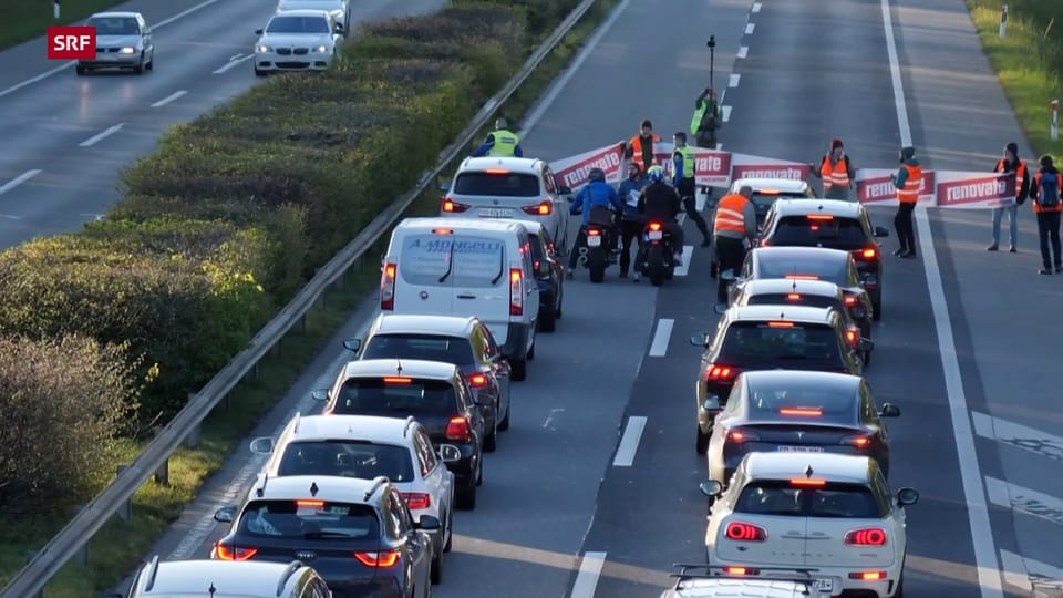 Klima-Protest auf Autobahn in Lausanne