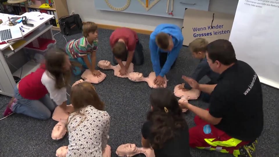 Frühe Erste Hilfe – Primarschüler lernen Leben retten