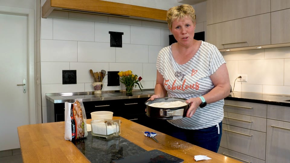 «SRF bi de Lüt – Landfrauen – Kochen»: Rhabarberkuchen (Staffel 1, Folge 1)