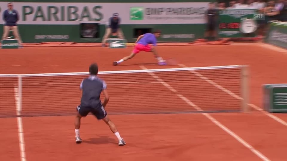 Die Rückhand von Federer beim Satzball