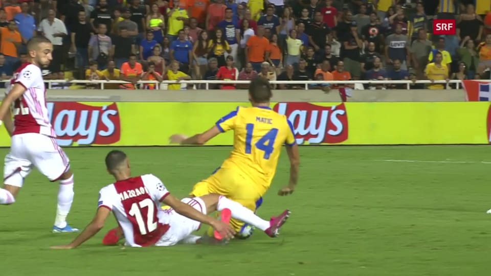 Mazraoui kassiert gegen APOEL Gelb-Rot