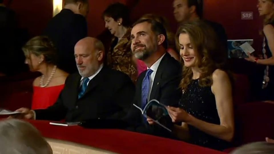 Kronprinz Felipe und Prinzessin Letizia in der Oper in Barcelona
